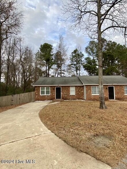 101 & 103 Easy St, Jacksonville, NC 28546
