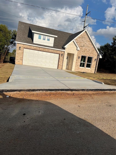 5829 Black Pine Cir, Granbury, TX 76048