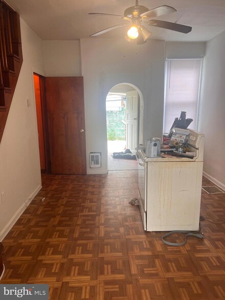 324 E Ontario St, Philadelphia, PA 19134