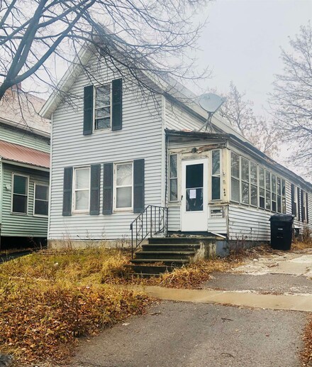 240 N Champlain St, Burlington, VT 05401