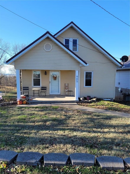 905 Lehmen Dr, Chester, IL 62233