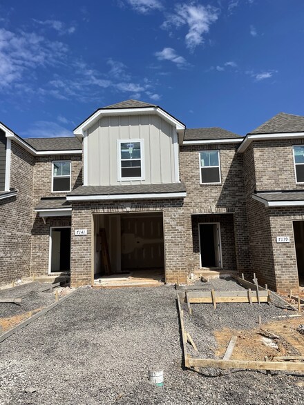 7141 Mapleside Ln, Fairview, TN 37062