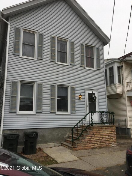 114 Hudson Ave, Troy, NY 12183