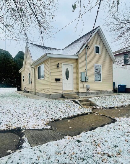 1336 Woodlawn Ave, Logansport, IN 46947
