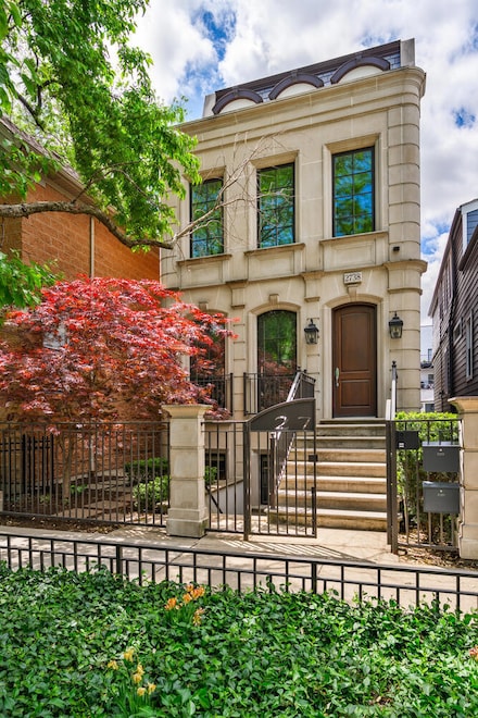 2738 N Greenview Ave Unit GDN, Chicago, IL 60614