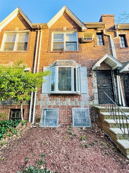 80-16 Park Ln S, Jamaica, NY 11421