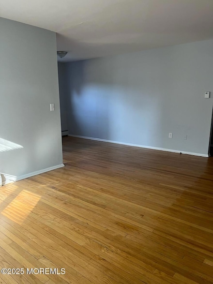 1A Azalea Ct, Eatontown, NJ 07724