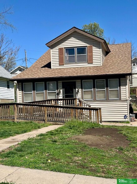 4220 Larimore Ave, Omaha, NE 68111