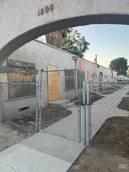1800 Forrest St, Bakersfield, CA 93304