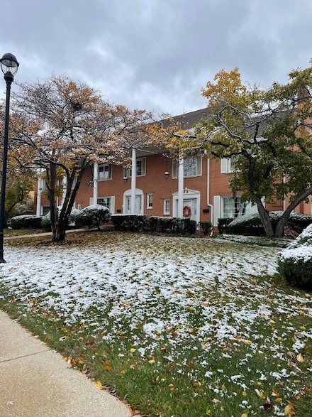 4 N Tower Rd Unit 4, Oak Brook, IL 60523