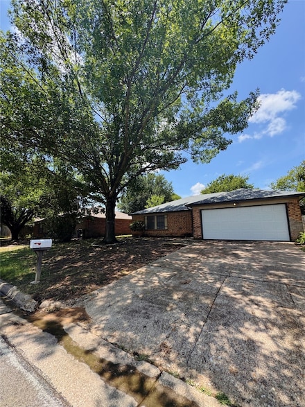 6226 Big Springs Dr, Arlington, TX 76001