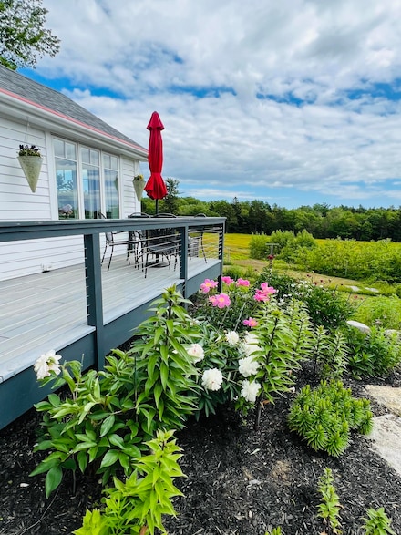 157 Ellsworth Rd, Blue Hill, ME 04614