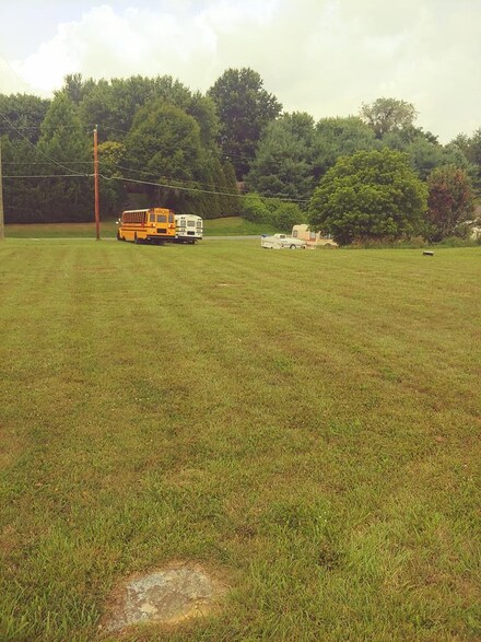 2011 Bob White Blvd, Pulaski, VA 24301
