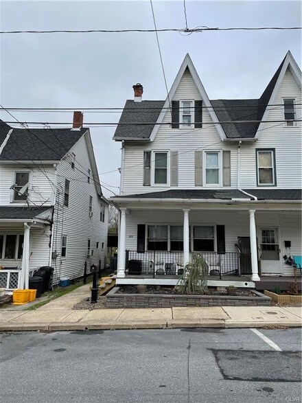 626 W Franklin St, Slatington, PA 18080