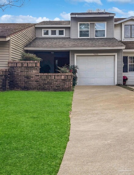7425 Shadow Ln, Pensacola, FL 32504