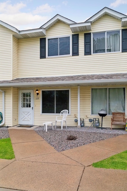 125 96th Ln NE, Minneapolis, MN 55434