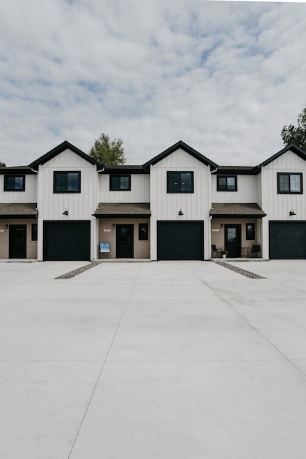 2053 Skyview Dr W, Sheridan, WY 82801