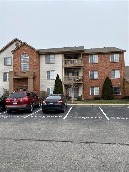 8921 Hunters Creek #310 Dr, Indianapolis, IN 46227
