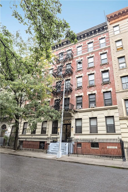 137-139 W 142nd St Unit 2D, New York, NY 10030