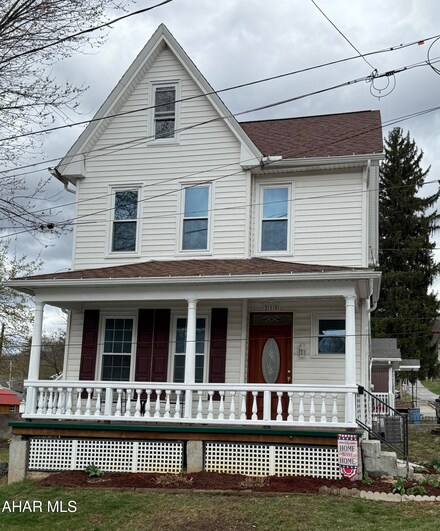 215 Locust St, Altoona, PA 16602