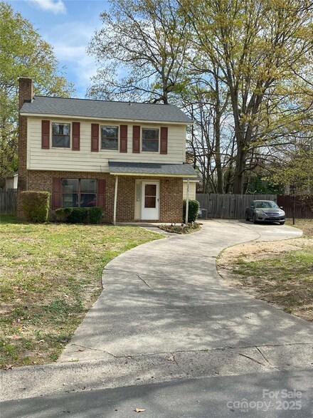 7307 Meadowland Dr, Charlotte, NC 28215