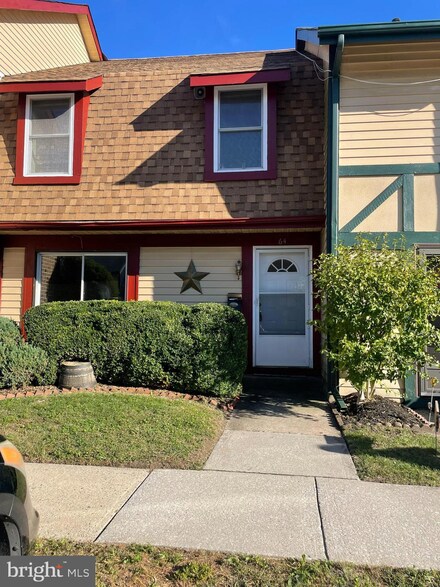 64 Chelsea Cir, Clementon, NJ 08021