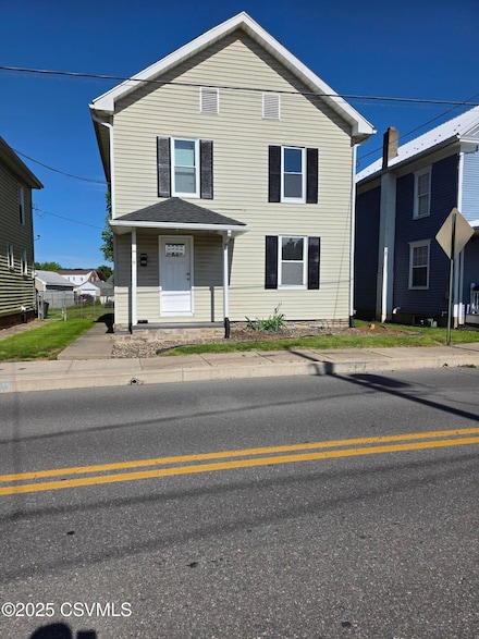 305 N Broad St, Selinsgrove, PA 17870