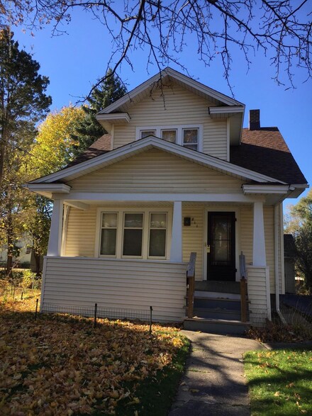 811 Clark St, Lansing, MI 48906