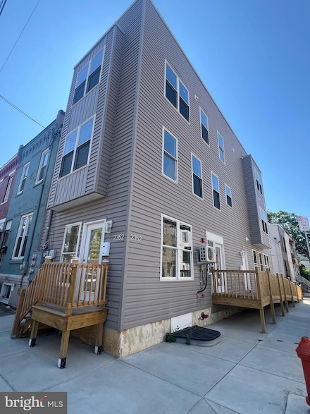 2352 W Thompson St, Philadelphia, PA 19121