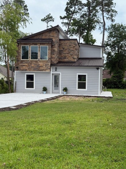 18586 Summer Hills Blvd, Porter, TX 77365