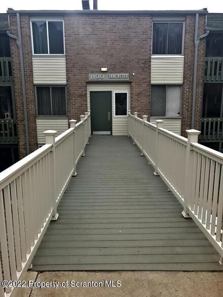 1111 Summit Pointe, Scranton, PA 18508