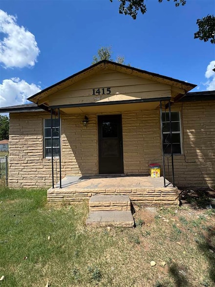 1415 SW 4th St, Lawton, OK 73501