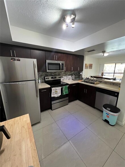 9280 SW 123rd Ct Unit 210, Miami, FL 33186