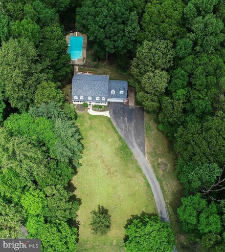 7724 Lake Shore Dr, Owings, MD 20736