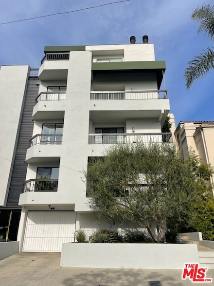 9033 Vista Grande St Unit 3, West Hollywood, CA 90069