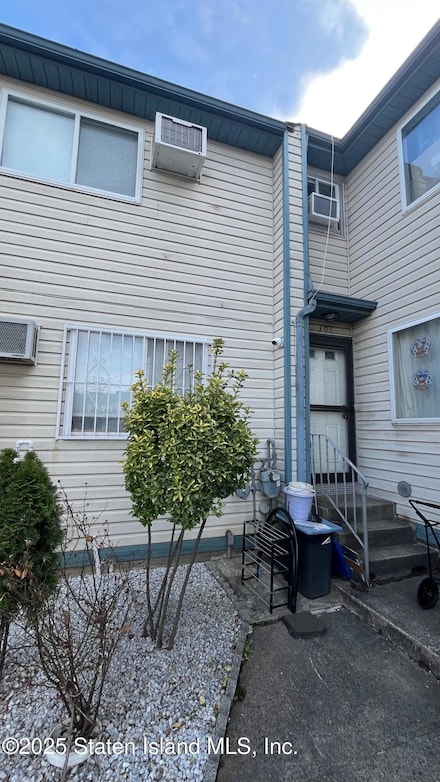 301 Mosel Ave, Staten Island, NY 10304