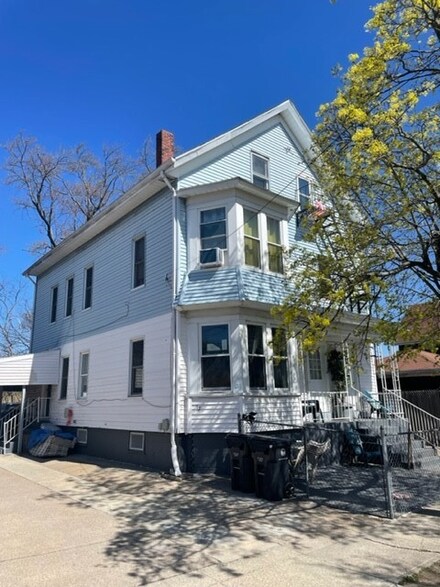 26 Pierce St, Pawtucket, RI 02860