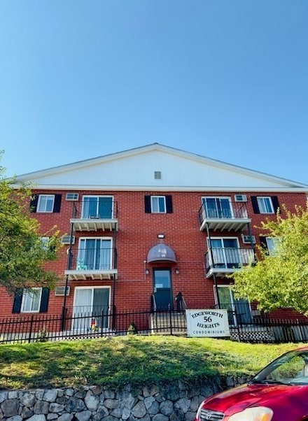 56 Edgeworth St Unit 20, Worcester, MA 01605