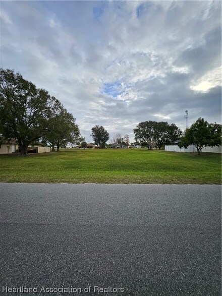 509 Blossom Dr, Sebring, FL 33876