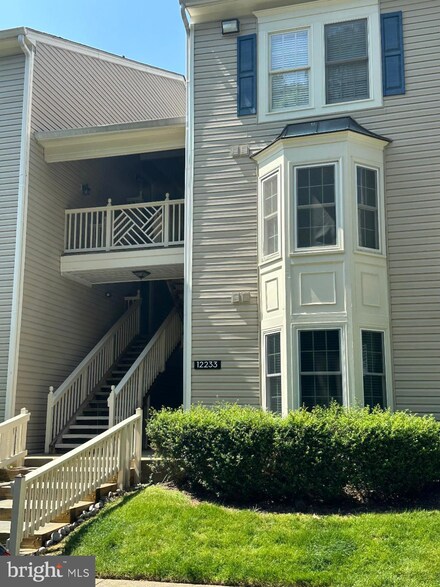 12233 Fairfield House Dr Unit 208B, Fairfax, VA 22033