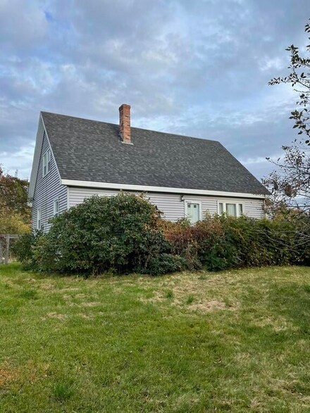 1438 Bear Hill Rd, Dover Foxcroft, ME 04426