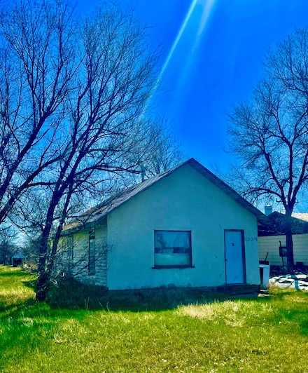 123 New York St, Chinook, MT 59523