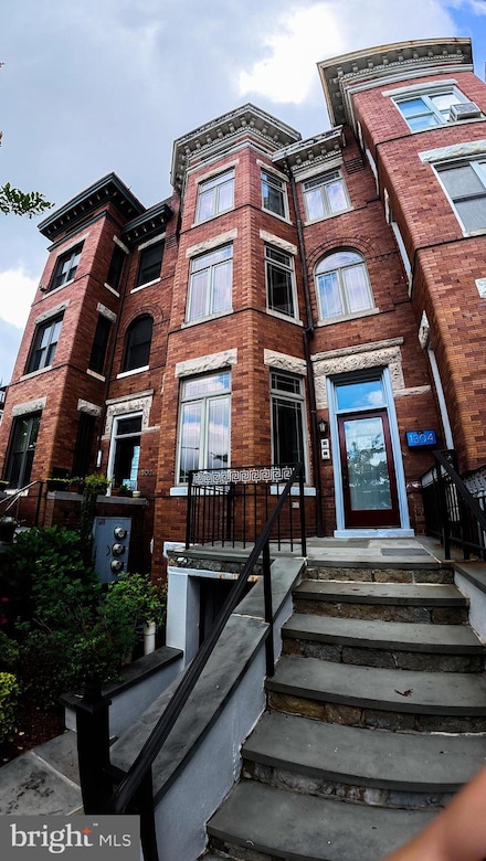 1304 Girard St NW Unit 1, Washington, DC 20009