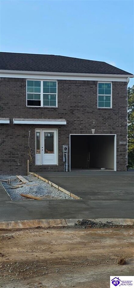 212 Dixon Cir, Big Spring, KY 40175