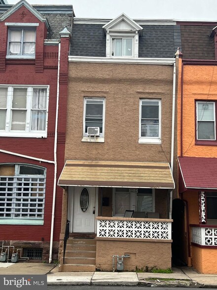 154 Buttonwood St, Reading, PA 19601