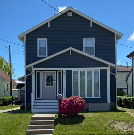 1420 4th St, Natrona Heights, PA 15065