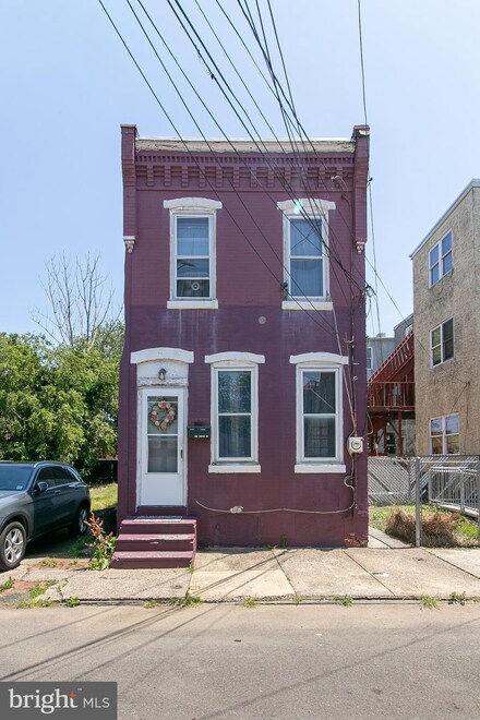 802 Howard St, Camden, NJ 08102