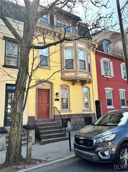 814 W Walnut St, Allentown, PA 18102