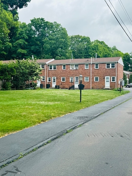 5 Regency Dr, Holliston, MA 01746
