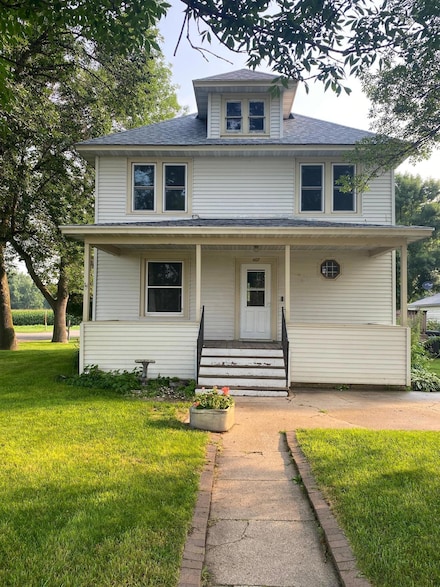 407 Atlantic Ave, de Graff, MN 56271